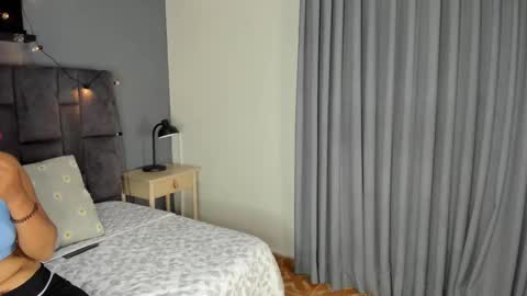 RIRI  online show from October 20, 7:50 pm