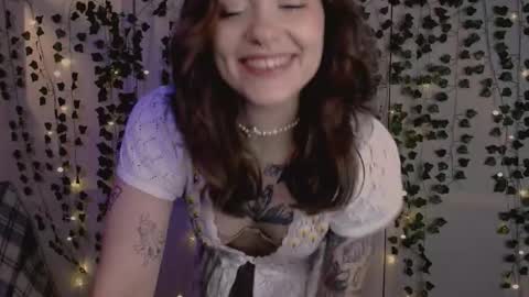 risha_laass online show from December 13, 8:15 pm