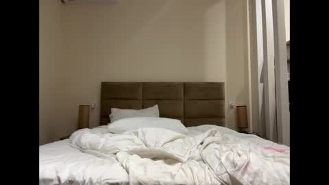 rockybee1 online show from September 18, 11:14 pm