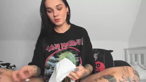 rokiinbaby online show from January 6, 8:45 pm