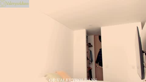 Snapshot of roldansvalery chatting on January 31, 9:05 pm Valery Roldans online show from January 31, 9:05 pm