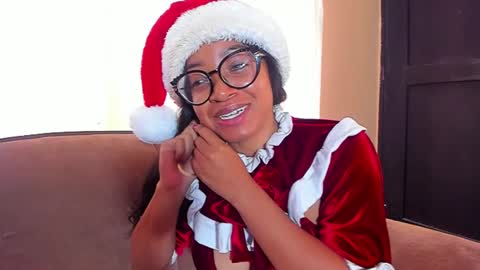 Is A Belle online show from December 24, 12:44 pm