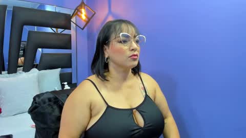 Snapshot of romina017 chatting on January 29, 12:43 am Romi online show from January 29, 12:43 am