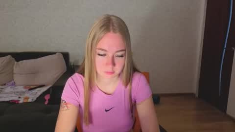 rosalina1690 online show from September 22, 6:23 am