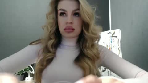 Snapshot of rosaline_ly chatting on October 16, 12:08 pm Rosalina online show from October 16, 12:08 pm