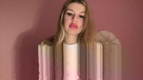 Snapshot of rosaline_ly chatting on October 11, 8:00 pm Rosalina online show from October 11, 8:00 pm