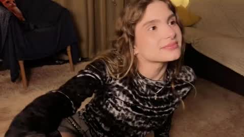 Kylie online show from April 20, 6:11 pm