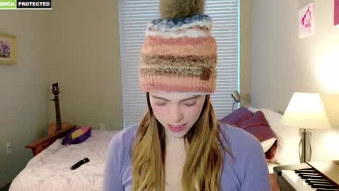   online show from February 4, 9:52 pm