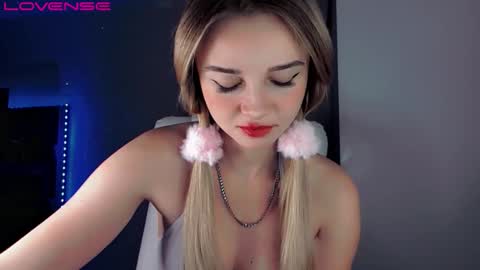 rose__luck online show from October 23, 6:03 pm