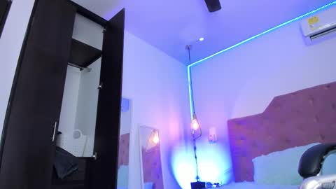 rose__monroe online show from November 4, 8:25 pm