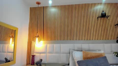 roseaurora online show from October 29, 1:47 pm