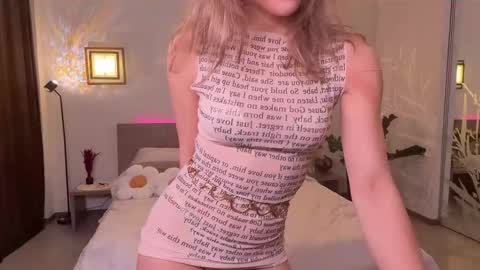 Roselyn  online show from March 5, 3:08 pm