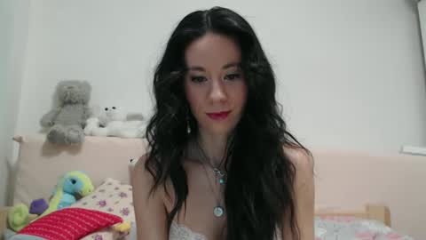 Snapshot of roselynsun chatting on February 23, 1:56 pm Rose online show from February 23, 1:56 pm