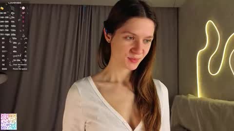 Snapshot of rosemaryleadley chatting on October 17, 4:16 am Graise online show from October 17, 4:16 am