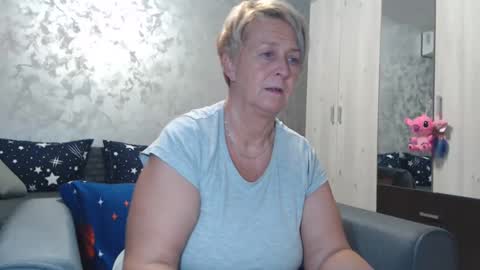 Snapshot of roses_and_lillies chatting on February 27, 5:04 pm Lovepinklilly online show from February 27, 5:04 pm