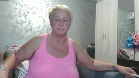 Snapshot of roses_and_lillies chatting on September 21, 6:17 pm Lovepinklilly online show from September 21, 6:17 pm