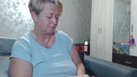 Snapshot of roses_and_lillies chatting on February 8, 6:01 pm Lovepinklilly online show from February 8, 6:01 pm