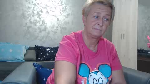 Snapshot of roses_and_lillies chatting on February 25, 6:44 pm Lovepinklilly online show from February 25, 6:44 pm