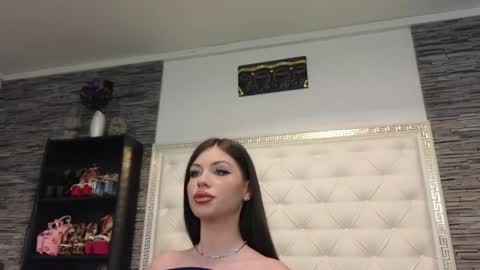 Snapshot of rosevanessa chatting on January 14, 7:06 am Gabriela online show from January 14, 7:06 am