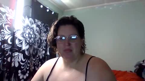 Snapshot of rosey231357695 chatting on September 18, 1:48 am Rosey online show from September 18, 1:48 am