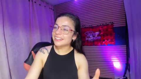 Snapshot of rosse_25 chatting on September 9, 6:19 pm Would you like to help me with supplementation and sports suits so I can compete in powerlifting online show from September 9, 6:19 pm