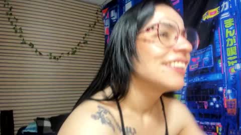 Snapshot of rosse_25 chatting on March 6, 5:33 pm Would you like to help me with supplementation and sports suits so I can compete in powerlifting online show from March 6, 5:33 pm