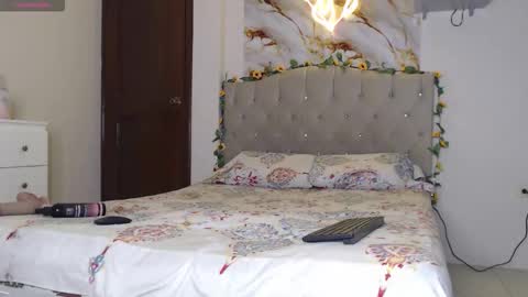 Rossie Evans    online show from October 30, 2:40 pm