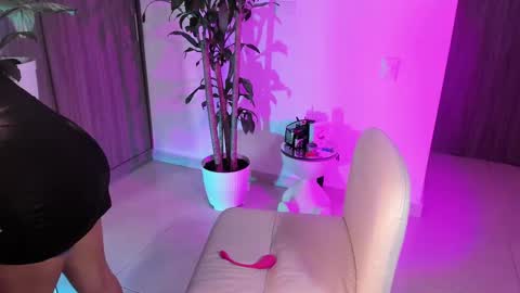 Im Ross   online show from September 25, 8:17 pm