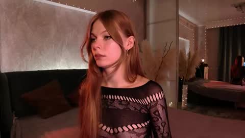 rosy_black_ online show from February 16, 5:57 pm