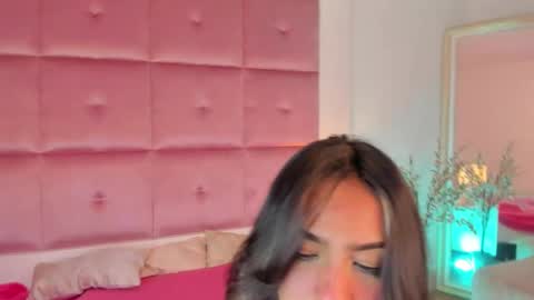 Snapshot of rousewhitte chatting on October 18, 2:31 pm rousewhitte online show from October 18, 2:31 pm