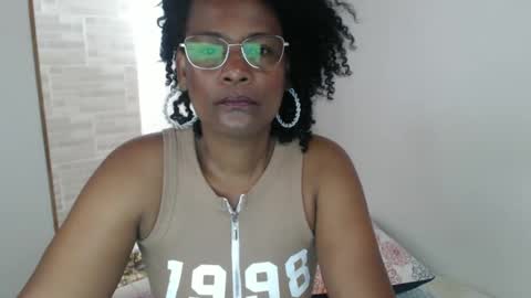 Snapshot of roushlove chatting on February 1, 12:58 pm luxa online show from February 1, 12:58 pm
