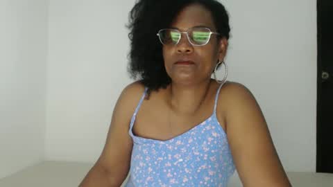 Snapshot of roushlove chatting on September 20, 12:10 am luxa online show from September 20, 12:10 am