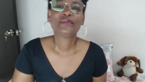 Snapshot of roushlove chatting on February 4, 12:55 pm luxa online show from February 4, 12:55 pm