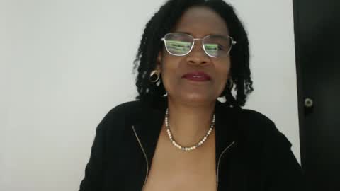 Snapshot of roushlove chatting on October 13, 12:46 am luxa online show from October 13, 12:46 am