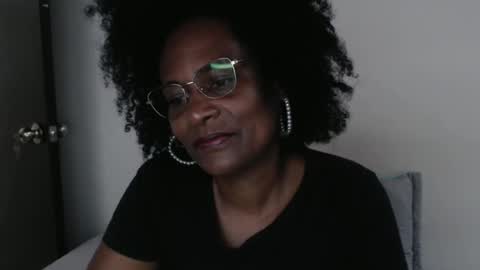 Snapshot of roushlove chatting on January 23, 12:30 pm luxa online show from January 23, 12:30 pm