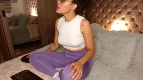 Rouss marie henao  online show from March 4, 9:00 pm