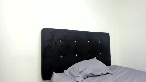 roxanaborns online show from February 7, 1:59 pm