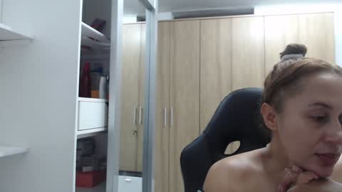 Snapshot of roxanalove7 chatting on December 30, 11:28 pm Roxana online show from December 30, 11:28 pm