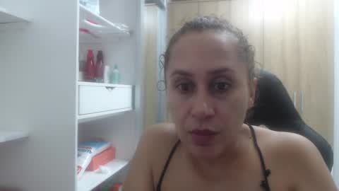 Snapshot of roxanalove7 chatting on February 18, 1:10 am Roxana online show from February 18, 1:10 am