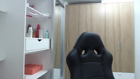 Snapshot of roxanalove7 chatting on February 15, 11:38 pm Roxana online show from February 15, 11:38 pm