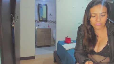 roxanasexy2025 online show from March 7, 12:01 pm
