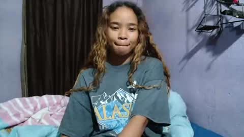 roxanne_98 online show from July 8, 3:36 pm