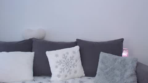 roxanneliss online show from December 14, 12:44 pm