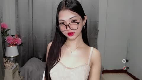 Snapshot of roxie_fuckdoll chatting on January 27, 11:00 pm Roxie online show from January 27, 11:00 pm