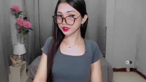 Snapshot of roxie_fuckdoll chatting on January 23, 11:37 pm Roxie online show from January 23, 11:37 pm