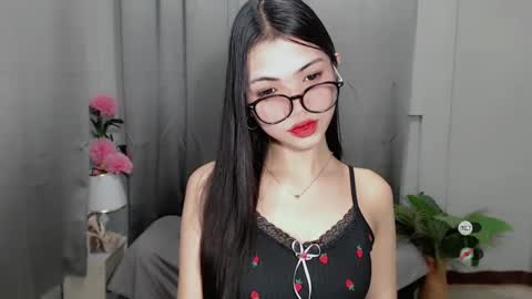 Snapshot of roxie_fuckdoll chatting on March 3, 10:29 pm Roxie online show from March 3, 10:29 pm