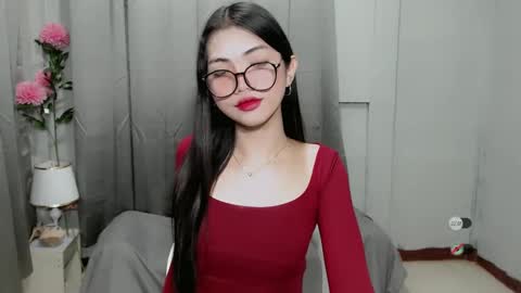 Snapshot of roxie_fuckdoll chatting on January 15, 9:41 pm Roxie online show from January 15, 9:41 pm
