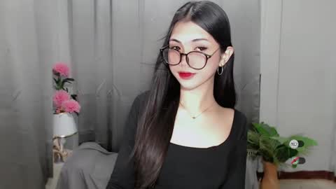 Snapshot of roxie_fuckdoll chatting on February 24, 10:58 pm Roxie online show from February 24, 10:58 pm