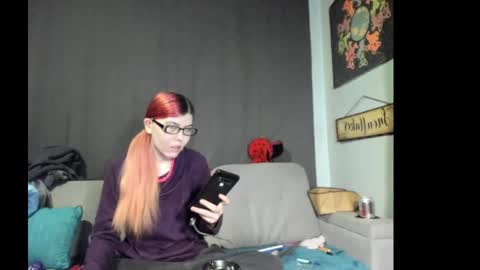 Snapshot of roxihazeleyes chatting on September 20, 10:35 am roxihazeleyes online show from September 20, 10:35 am