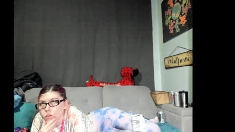 Snapshot of roxihazeleyes chatting on September 21, 10:36 am roxihazeleyes online show from September 21, 10:36 am